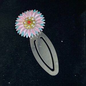 Metal bookmark pink & blue flower on top of page clip 3.25” long